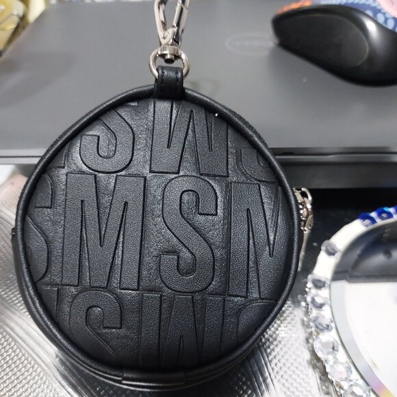 STEVE MADDEN Small SM Logo Waterproof Clip On Pouch Coin Purse Wallet Charm - Picture 1 of 6